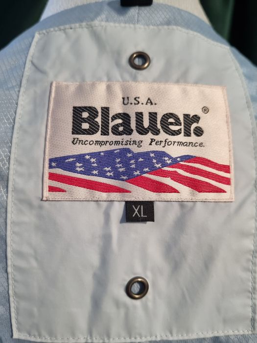 Vand Jacheta Blauer!