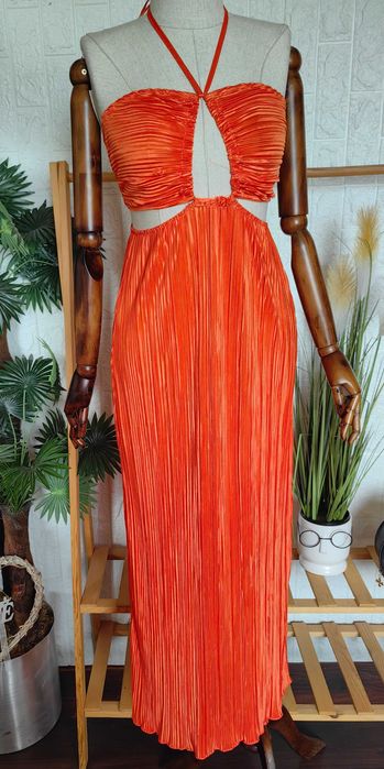 Стилна сексапилна рокля с макси дължина