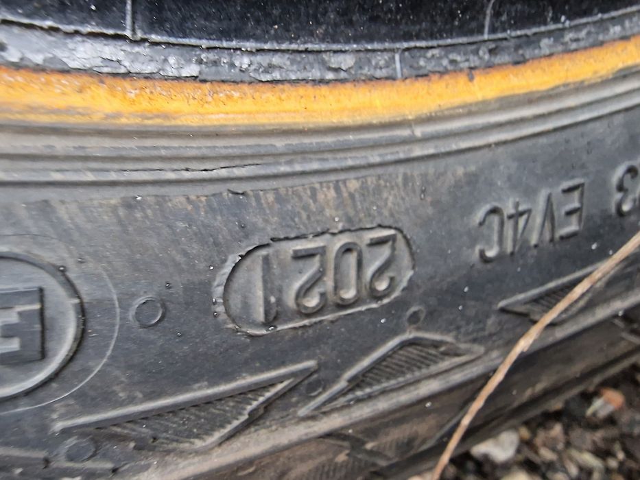 Anvelope 205/65R16C marca Continental, M +S, 8 mm, DOT 2021