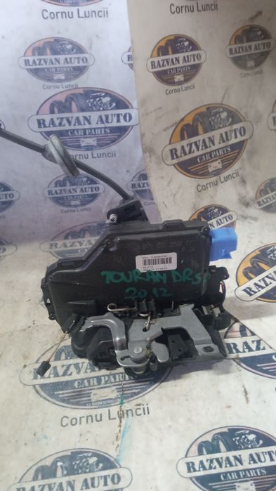 broasca dreapta spate volkswagen touran 2012