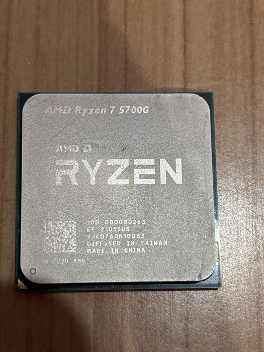 Rayzen 7 5700G, functional plus un ventilator stock