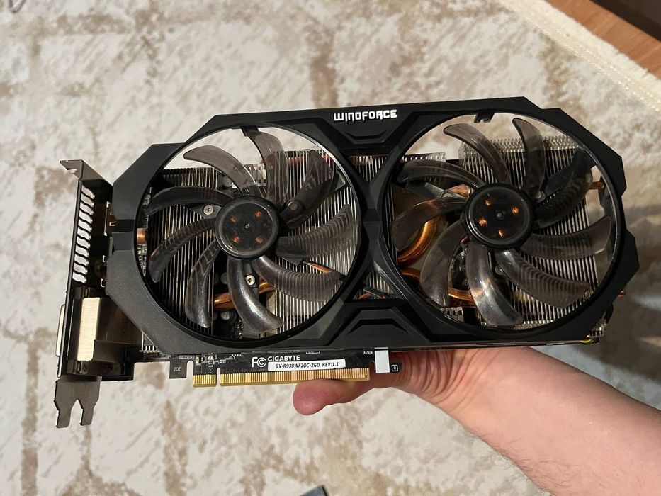 Игровая видеокарта GIGABYTE Radeon R9 380 2GB GDDR5