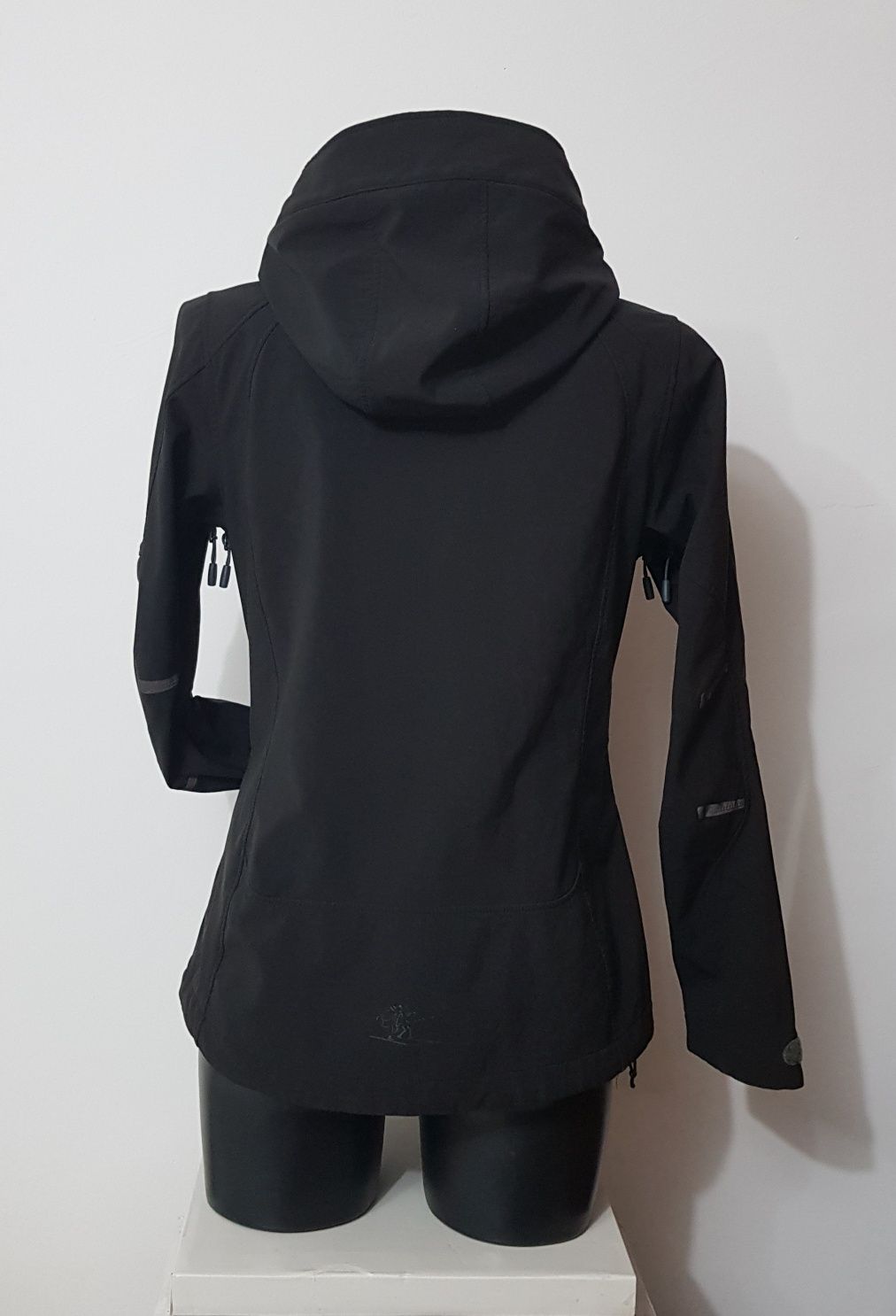 Geaca tehnică Softshell Bergans of Norway Stranda Lady black mărimea S