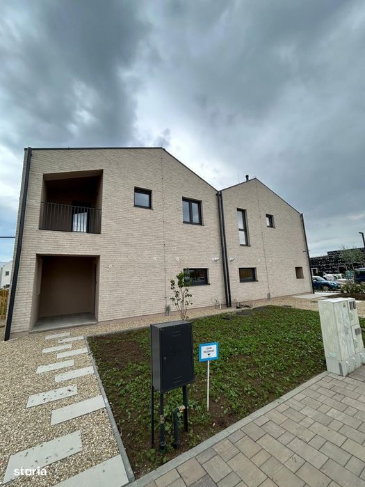 Casa 4 Camere, cartier Liziera de Lac, 20 min Metrou Saligny / Pallady