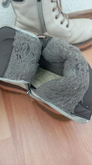 Зимние бежевые ботинки