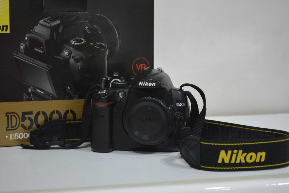 Фотоапарат Nikon D5000