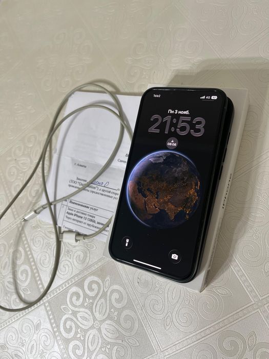 Продам айфон 13 128г