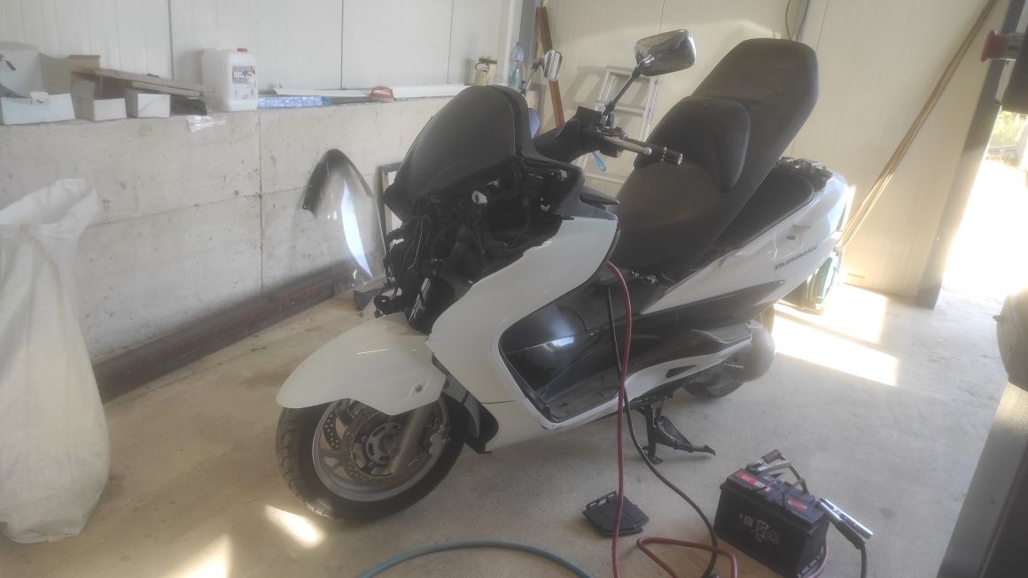 Suzuki Burgman 400 K7 на части