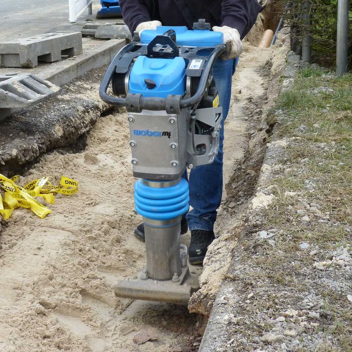 De Inchiriat Mai Compactor profesional