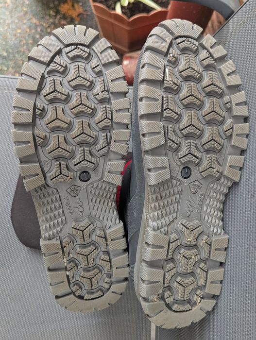 Cizmele pentru bărbați Quechua 42 43