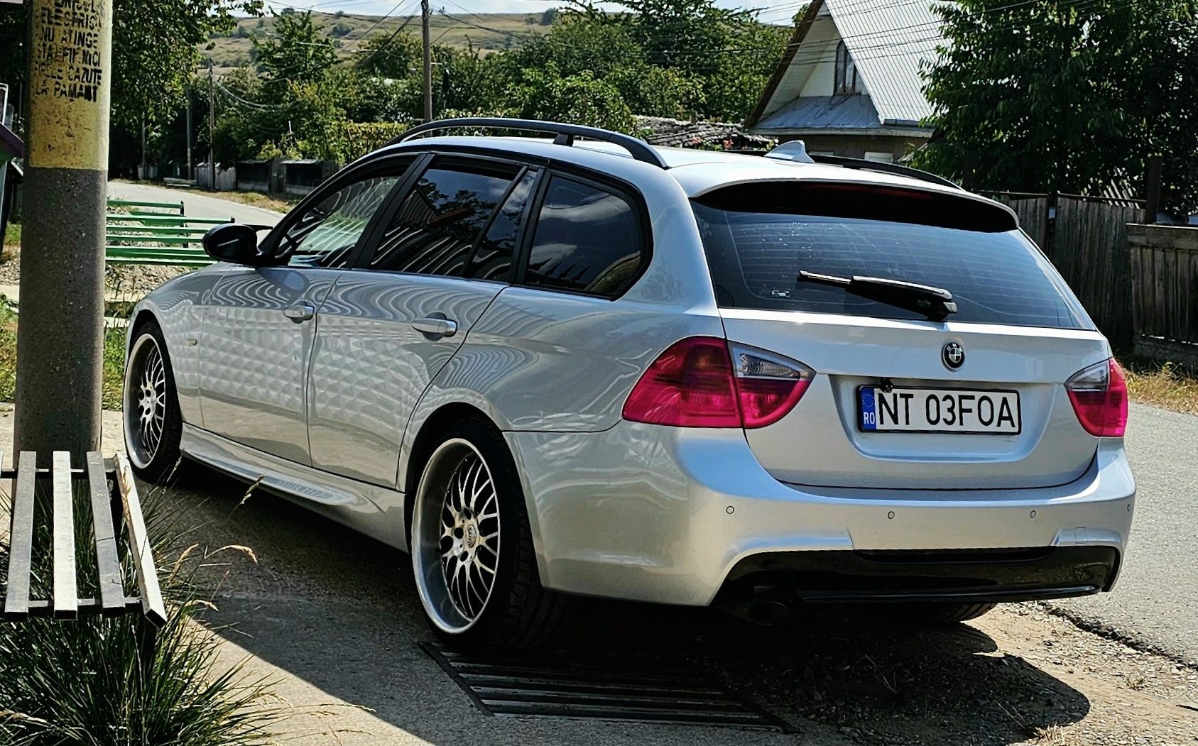 Vând bmw  e91 320d