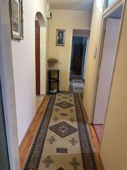 Apartament cu 3 camere, confort 1, Mureseni, etaj intermediar