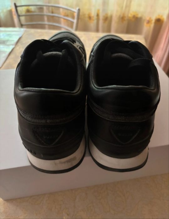 Adidasi guess Barbati