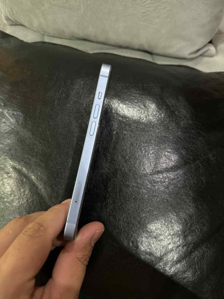 Продавам Iphone 14