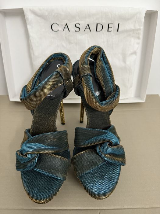 Casadei - stil si eleganta,