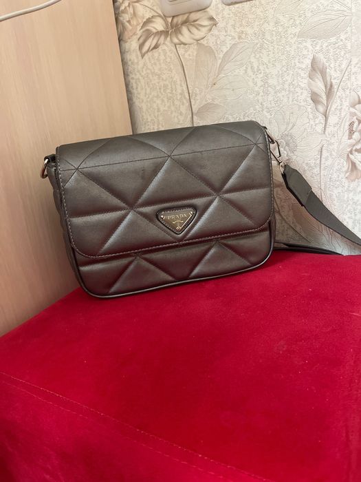 Сумка Prada всего за 7000 тенге