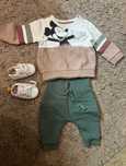 Set costum bebelusi bumbac, marime 62, adidasi, pantaloni si body C&A