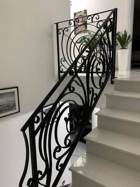 Balustrade model crengi,fier forjat.scari metalice,porti