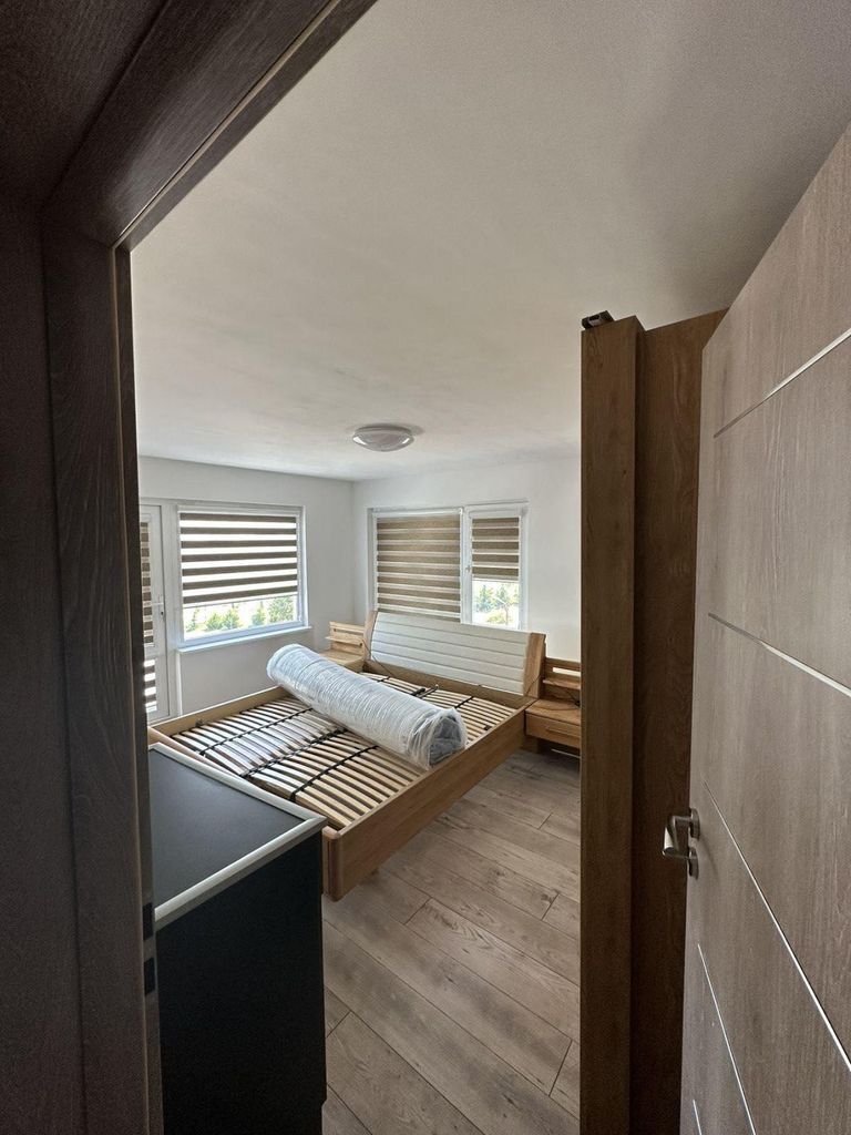 Дава се под наем Етаж от къща в Варна, Галата - 85 кв.м за 750 € - Снимка #5