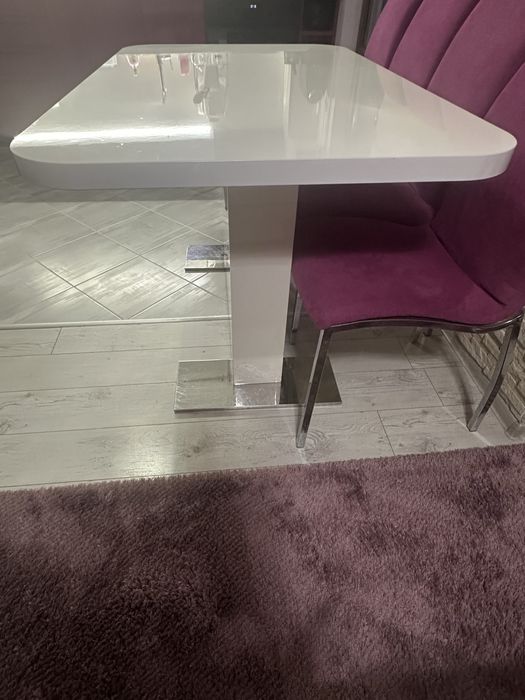 Трапезна Маса-Бял гланц