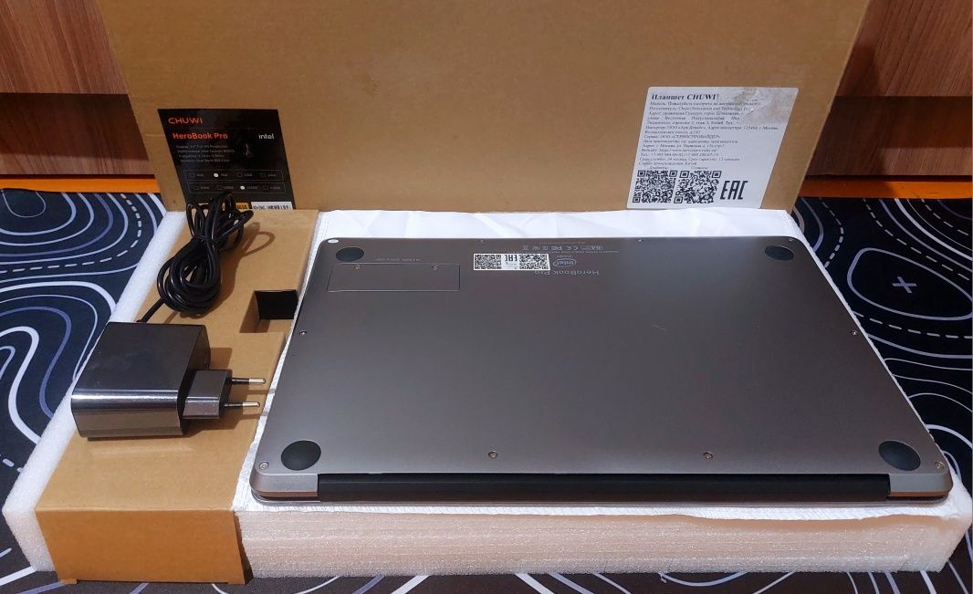 Ультрабук INTEL R ssd 256, ozu8, 2024 silver!