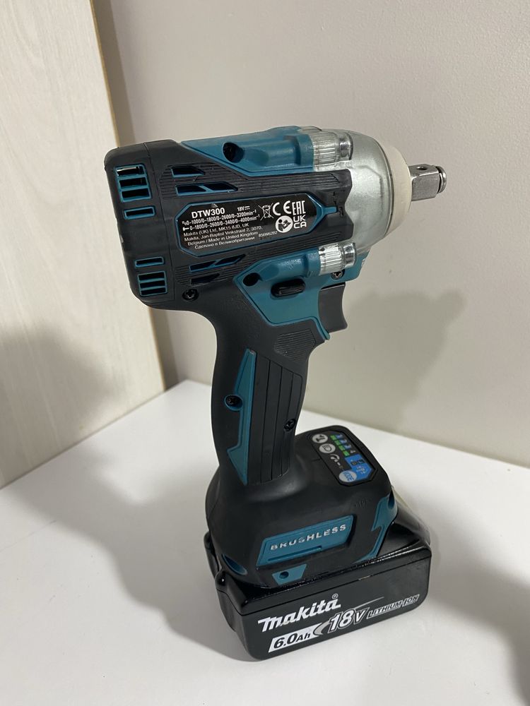 Impacturi Makita DTW 300 DTD 153 Brushless