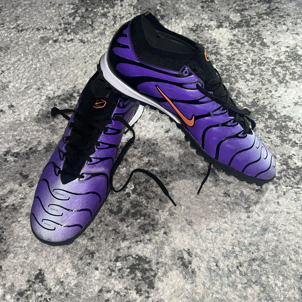 papuci fotbal nike tn sintetic marimea 45