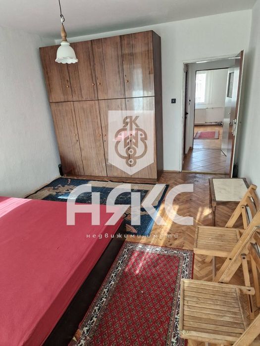 Тристаен обзаведен апартамент в кв. Дианабад до МЕТРОСТАНЦИЯ