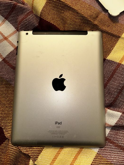 iPad 2 (64 GB, Wi-Fi + 3G) - в отличном состоянии