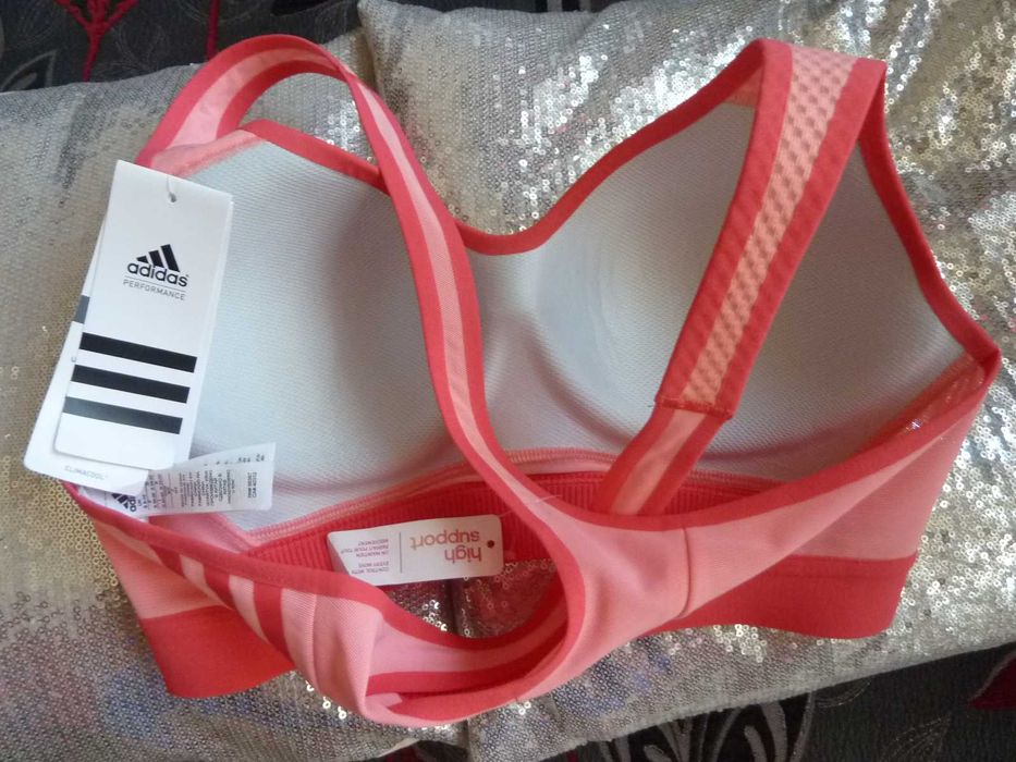 Бюстие Nike, Adidas