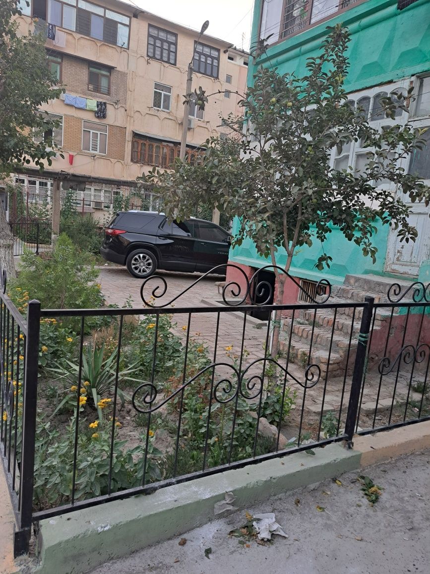 3Х комнатная 1 этаж с огородом и подвалом