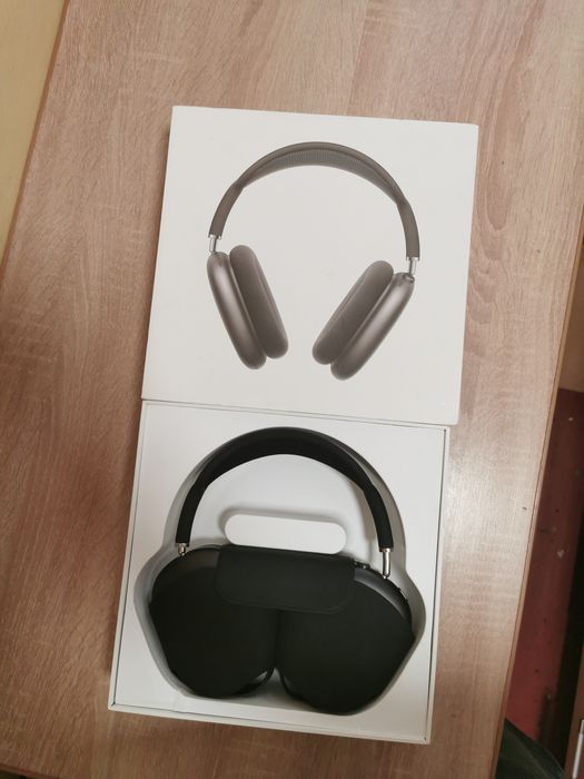 AirPodsMax model A2096