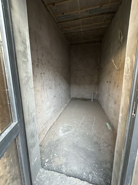 Коттедж сотилади 200кв.м пишган гиштдан солинган киёт махалласинда