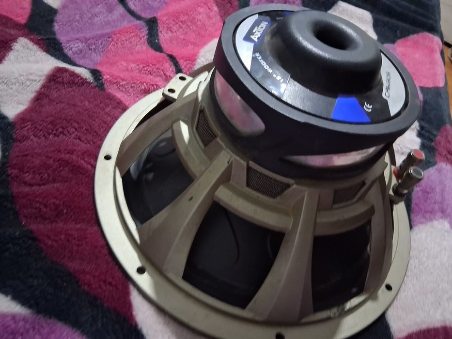 Vand subwoofer axton sau schimb cu ceva mai mare