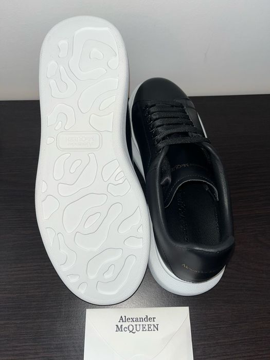 Alexander McQueen Black & White