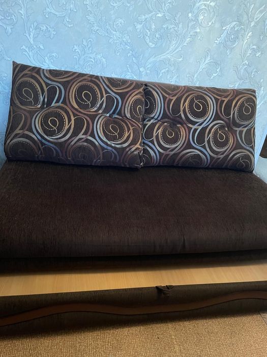 Диван раскладной в хорошем состоянии Продам  Срочно