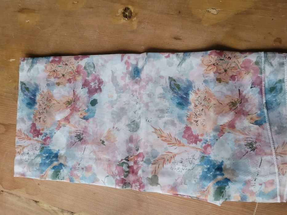 Esarfa model floral pastel