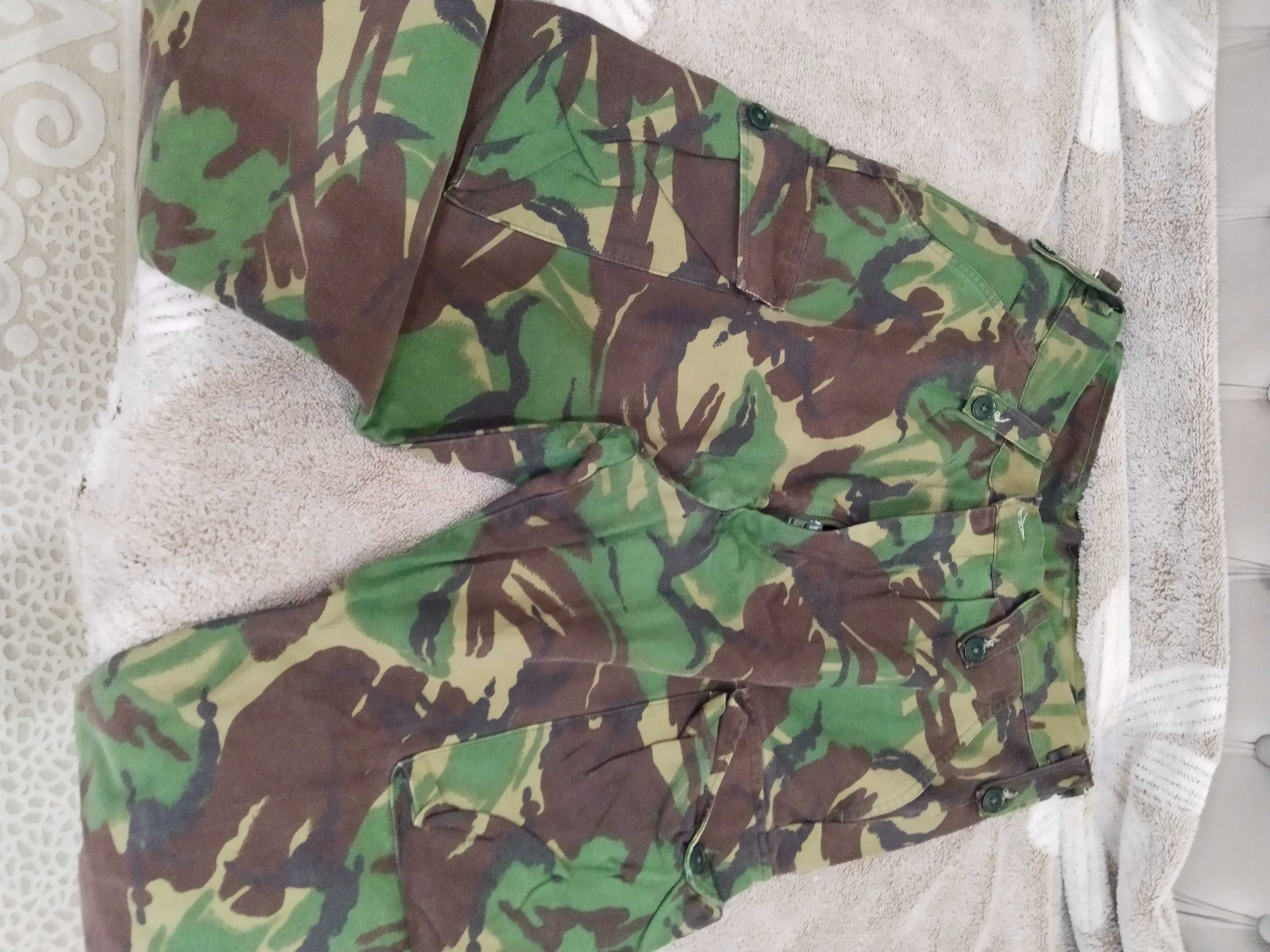 Продам военную камуфляжную форму.