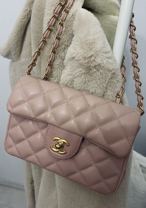Geanta Chanel roz