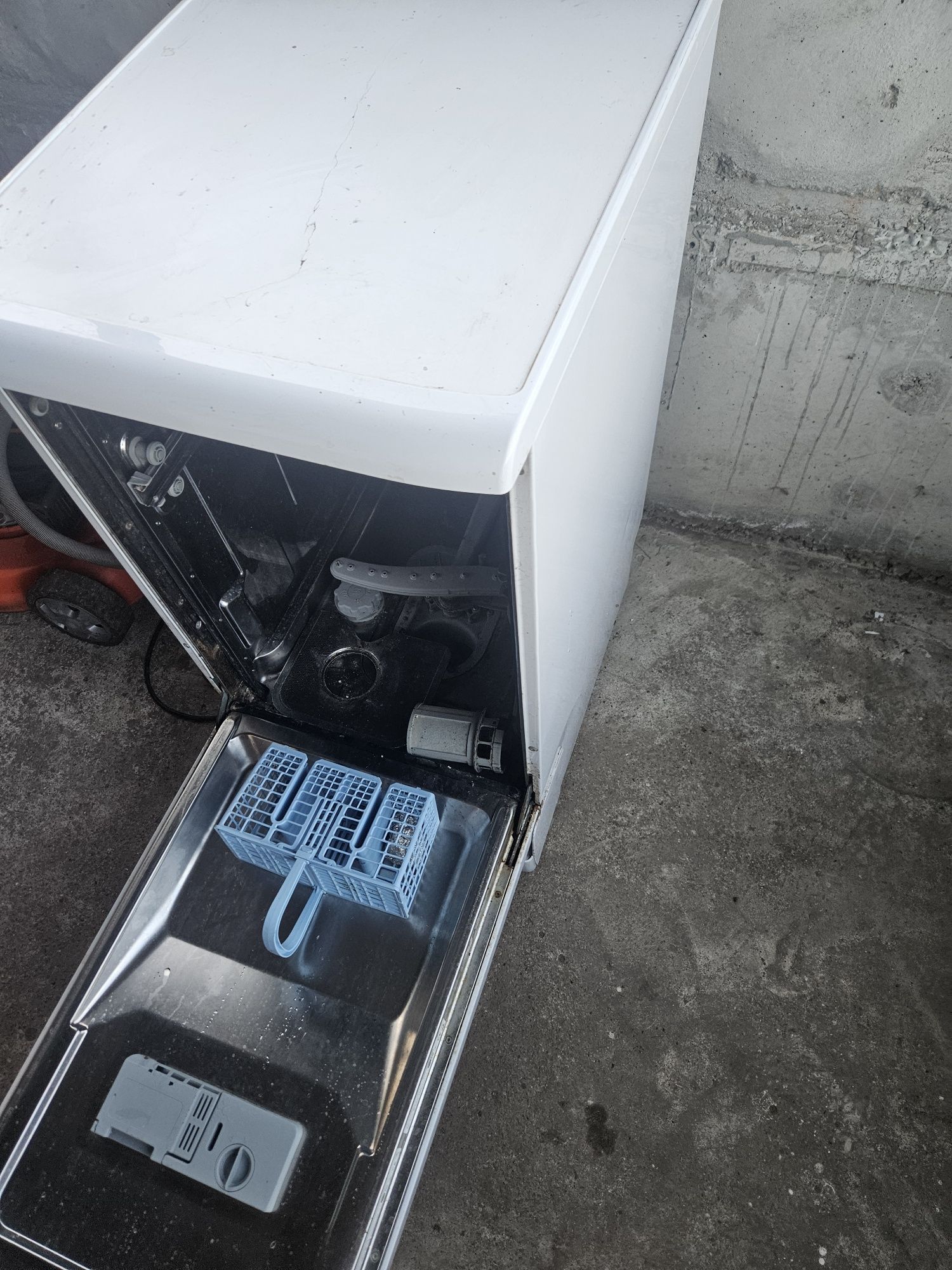 Съдомиялна indesit dsg 573 на части