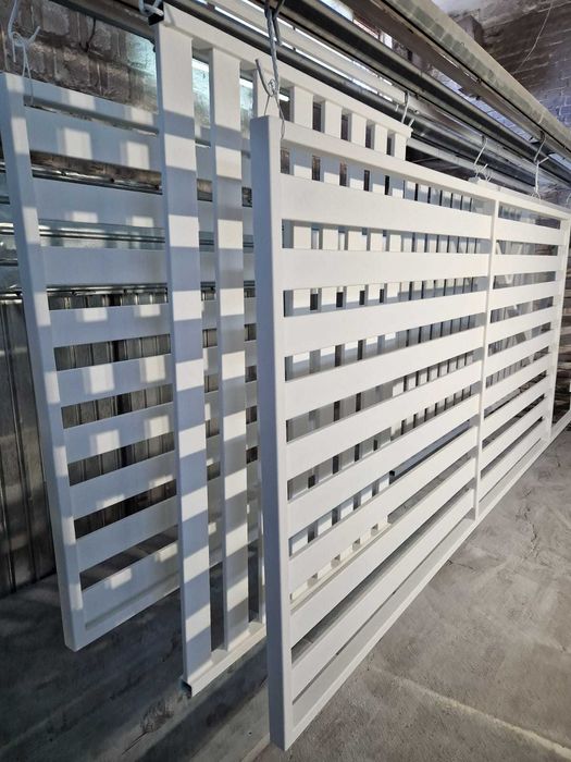 Porti, panouri de gard , balsutrade vopsite in camp electrostatic