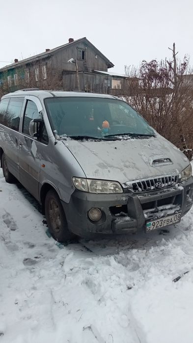 Автомобиль Hyundai Starex