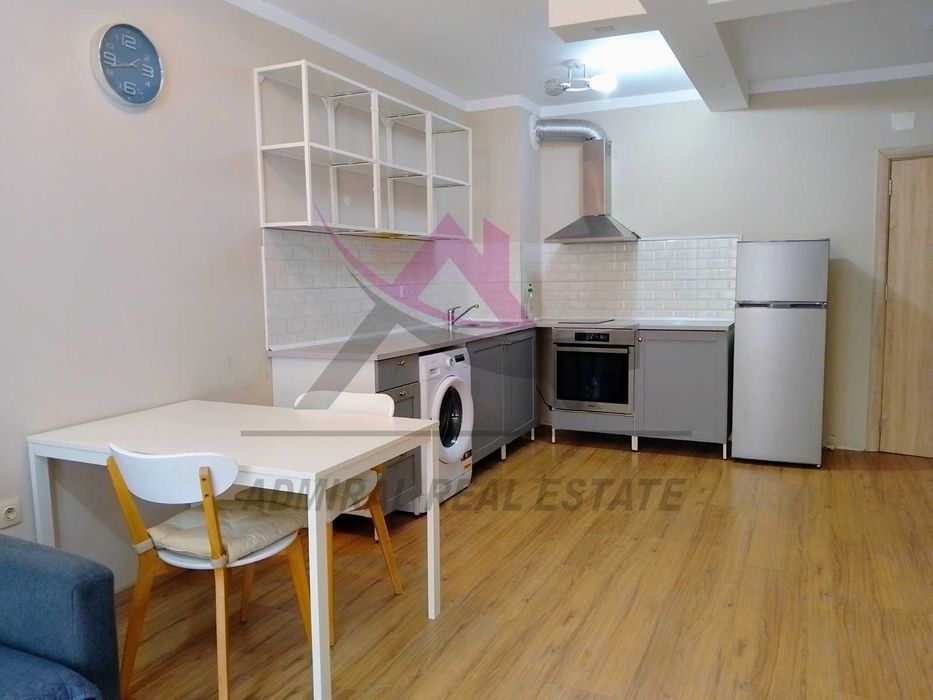 Продава се Двустаен апартамент в Варна, Бриз - 65 кв.м за 3077 €/кв.м - Снимка #3