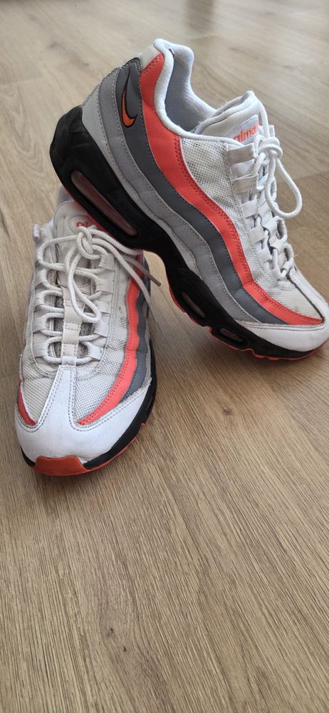 Обувки Nike Air Max 95 Essential “Comet”