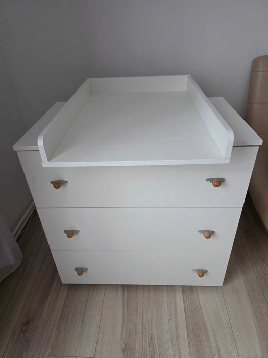 Masa infasat bebe cu sertare