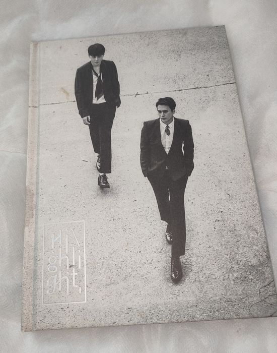 Vând Albumele Kpop cu Highlight Lee Gikwang [ONE] și Highlight (Beast)