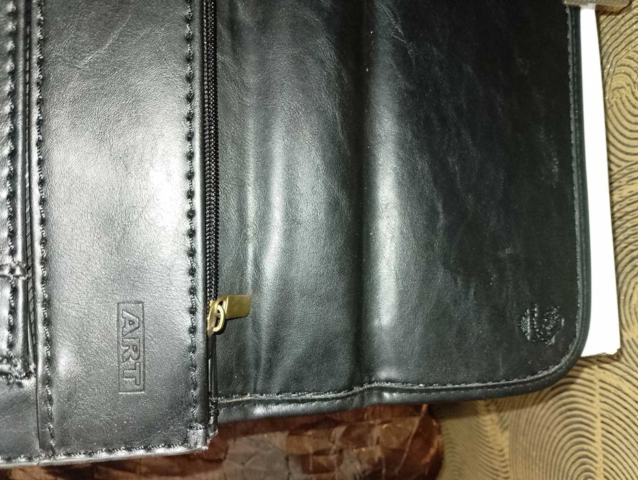 Мъжка  бизнесчанта на АРТ93 , чанта с шифър  и чанта за лаптоп