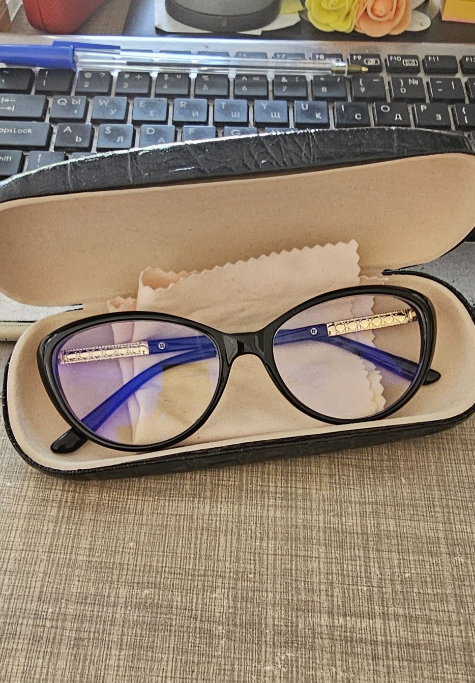 Очила за компютър-котешко око