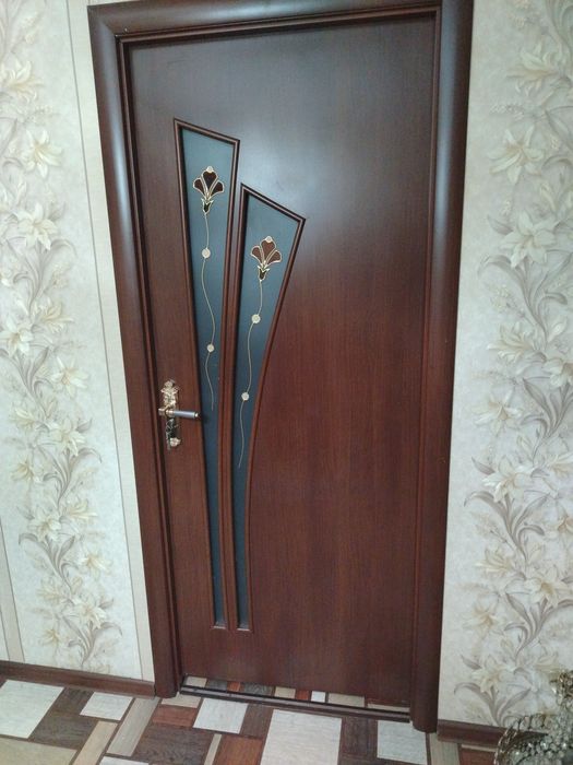 Двери 2 штуки коричневые