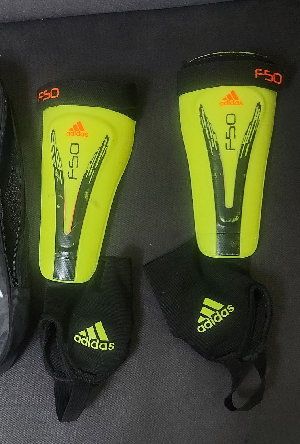 Apărători fotbal Adidas